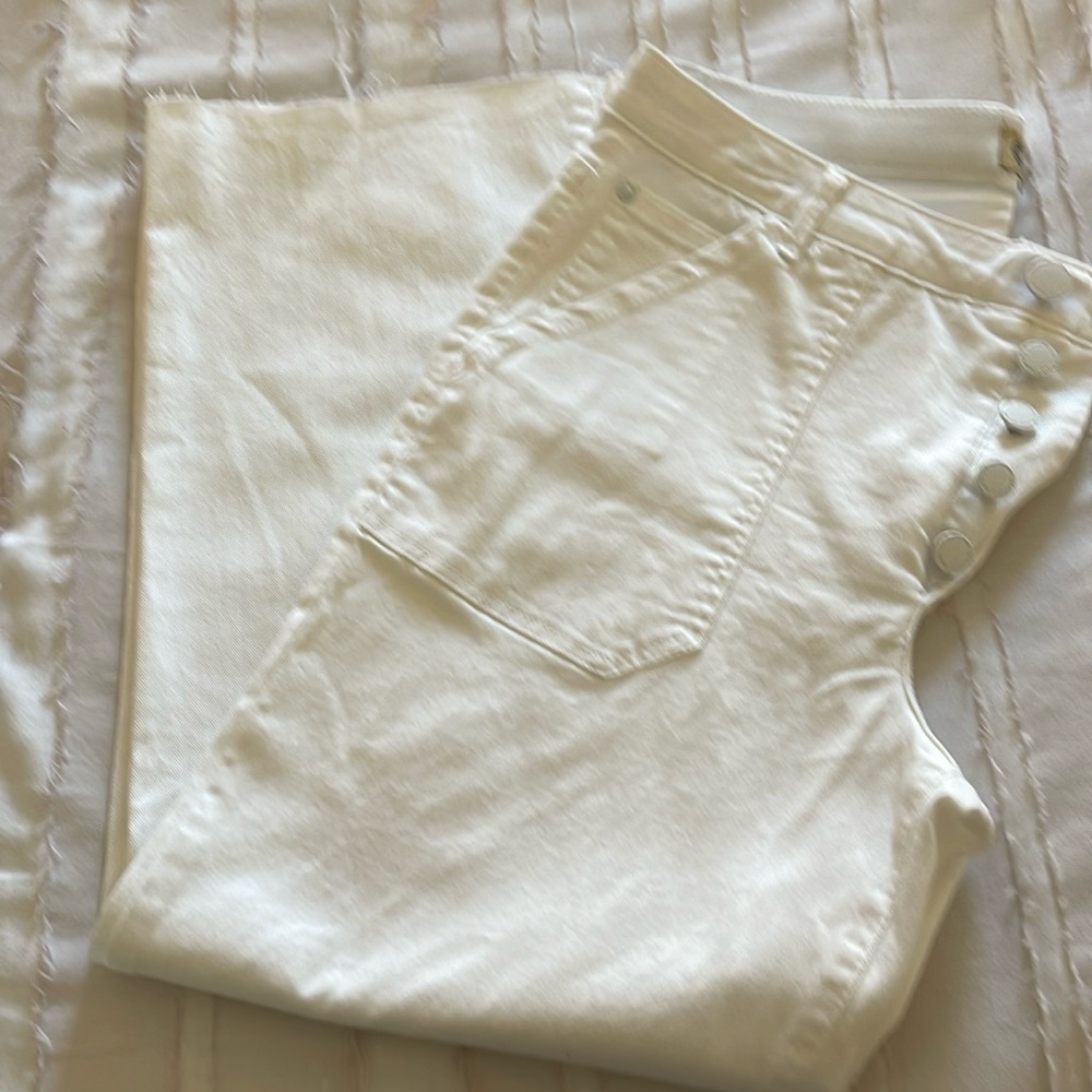 Democracy white frayed bottom jeans